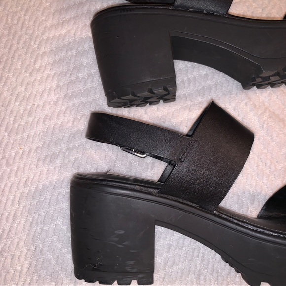 Steve Madden Black Block Strappy Heels - Picture 5 of 5